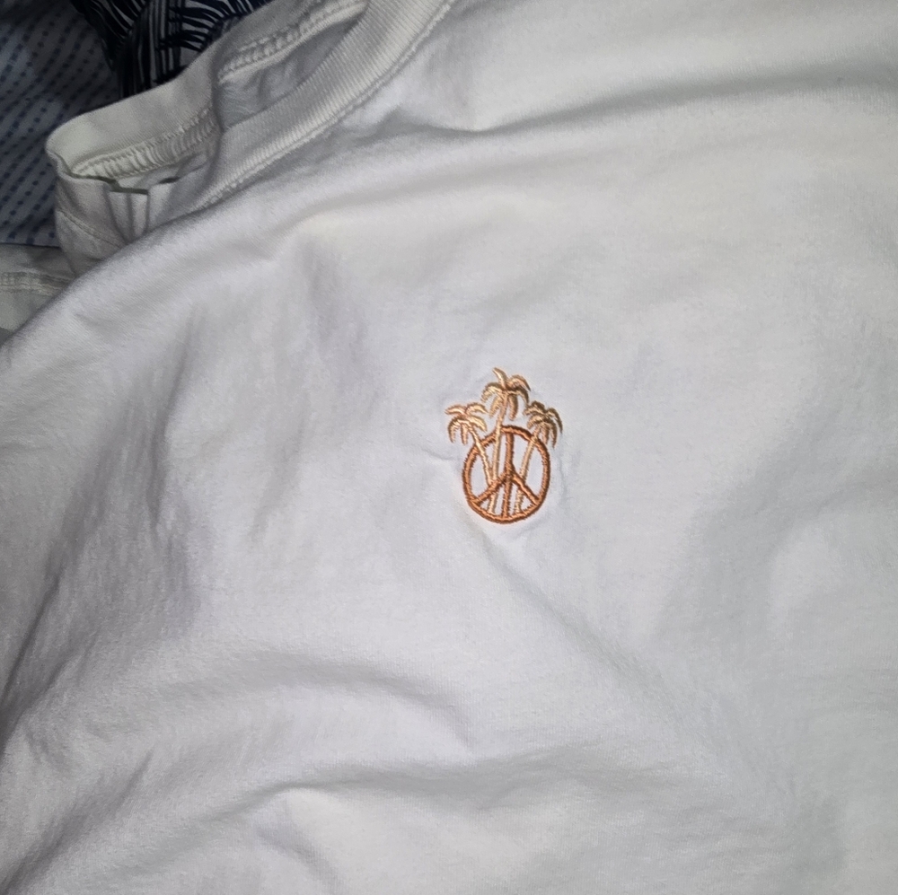 White T-Shirt with Peace Palm Embroidery Katin Xl Short Sleeve